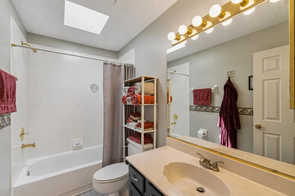 2024 SAWGRASS DRIVE Apopka, FL 32712