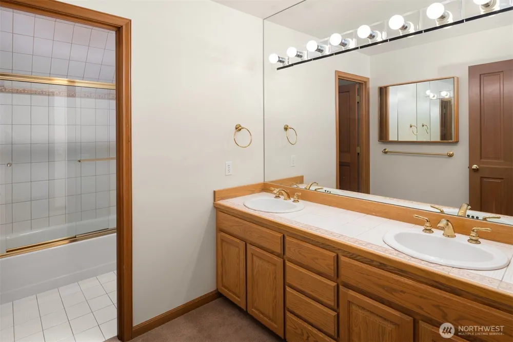 13905 212th Drive NE Woodinville, WA 98077