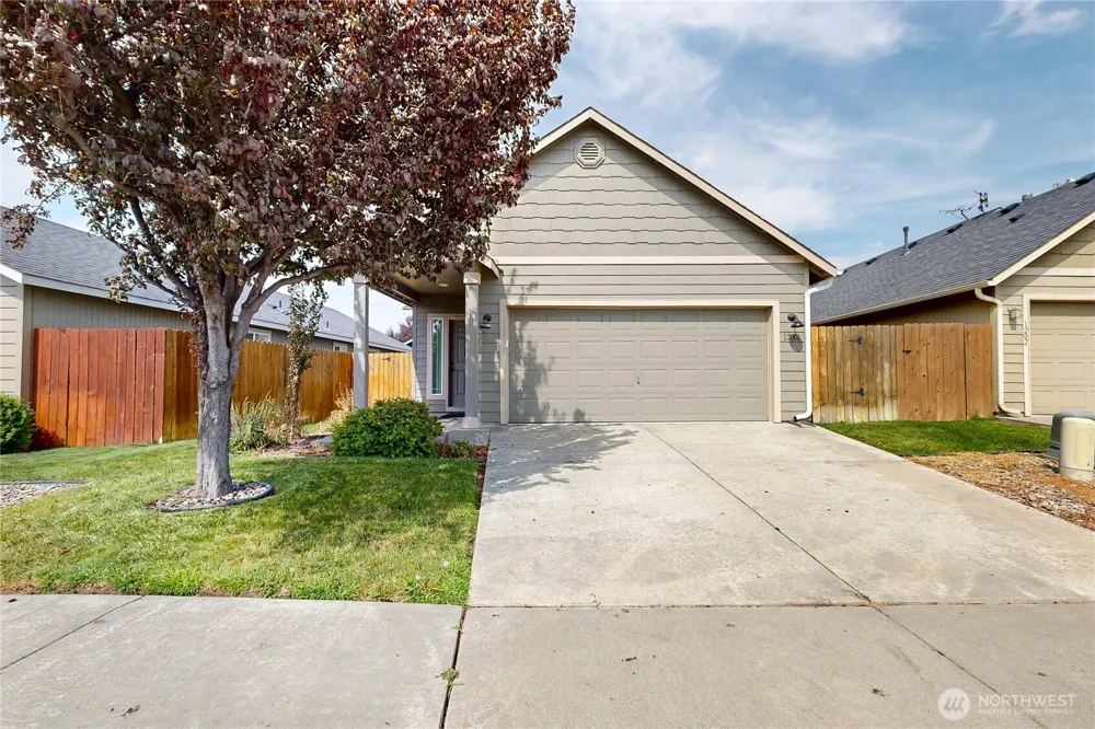 1212 SW Carver Street College Place, WA 99324