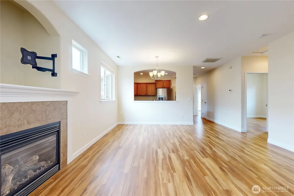 1212 SW Carver Street College Place, WA 99324
