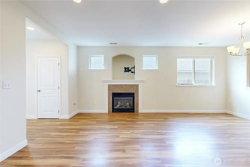 1212 SW Carver Street College Place, WA 99324