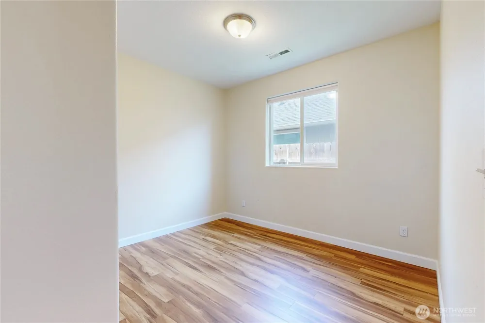 1212 SW Carver Street College Place, WA 99324