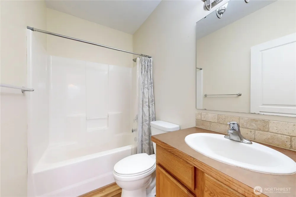1212 SW Carver Street College Place, WA 99324