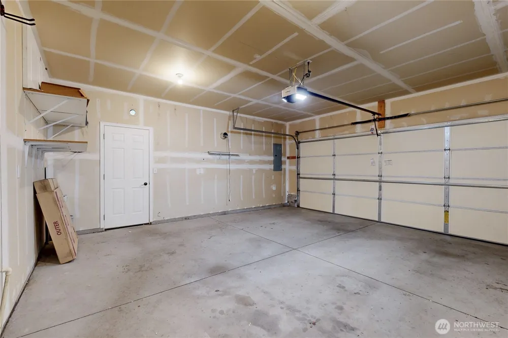 1212 SW Carver Street College Place, WA 99324