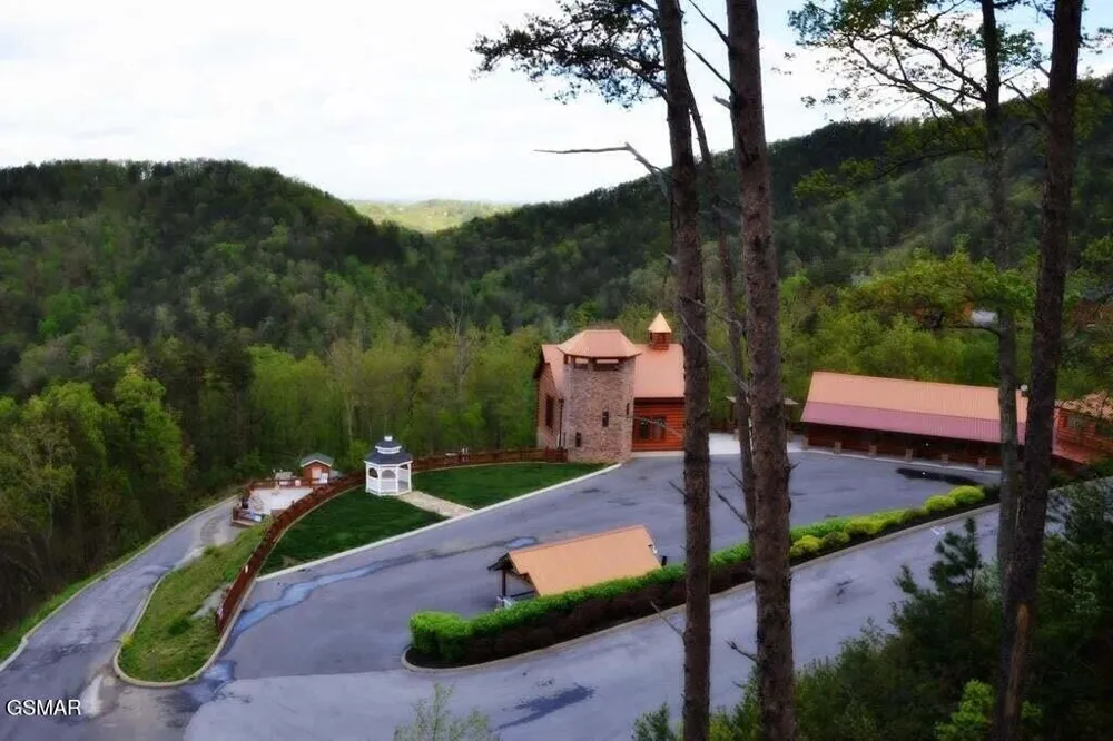 1740 High Rock Way Sevierville, TN 37862
