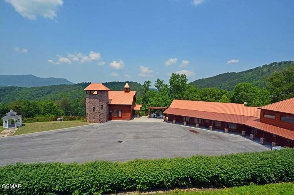 1740 High Rock Way Sevierville, TN 37862