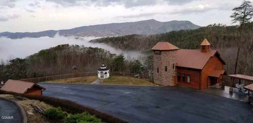 1740 High Rock Way Sevierville, TN 37862