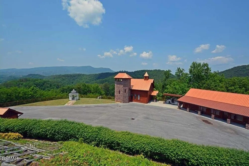 1740 High Rock Way Sevierville, TN 37862