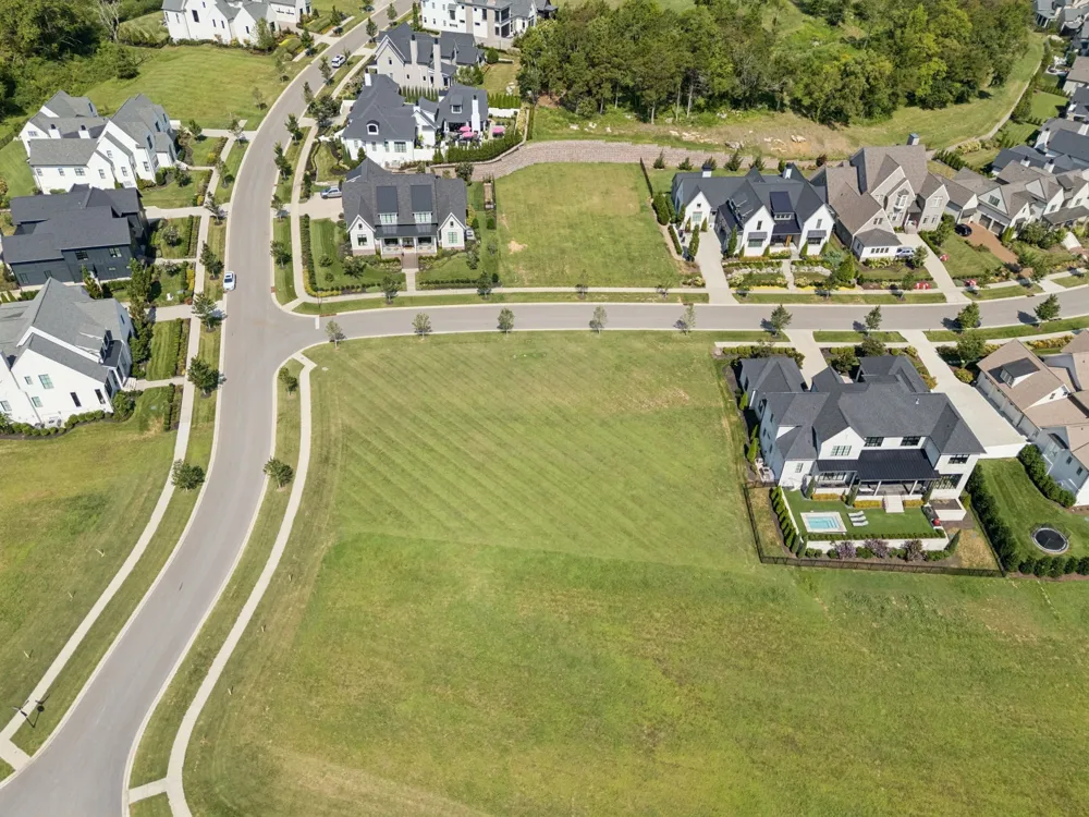 9000 Passiflora Ct College Grove, TN 37046
