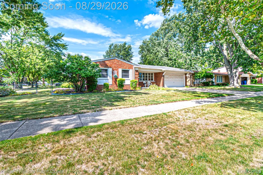 11534 Briarcliff Drive Warren City, MI 48093