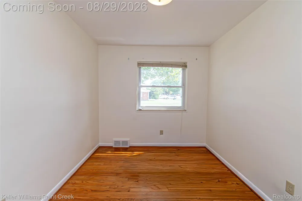 11534 Briarcliff Drive Warren City, MI 48093