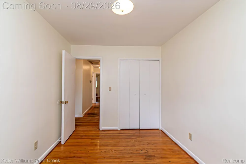 11534 Briarcliff Drive Warren City, MI 48093