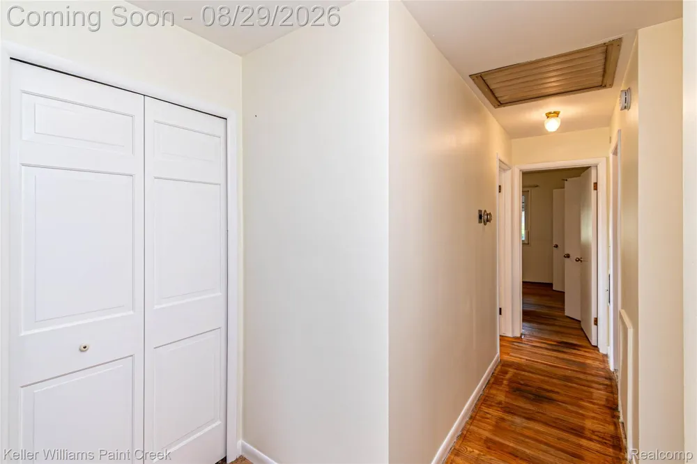 11534 Briarcliff Drive Warren City, MI 48093