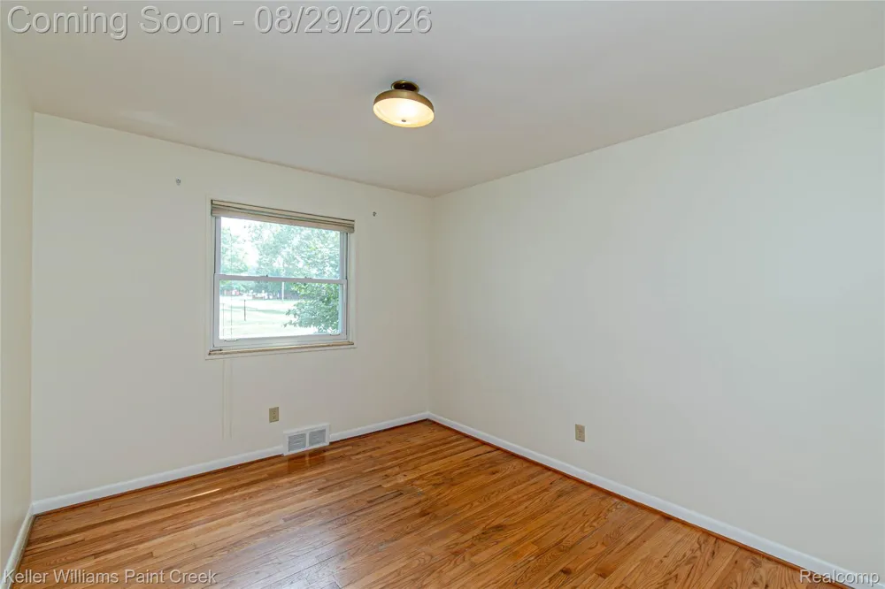 11534 Briarcliff Drive Warren City, MI 48093