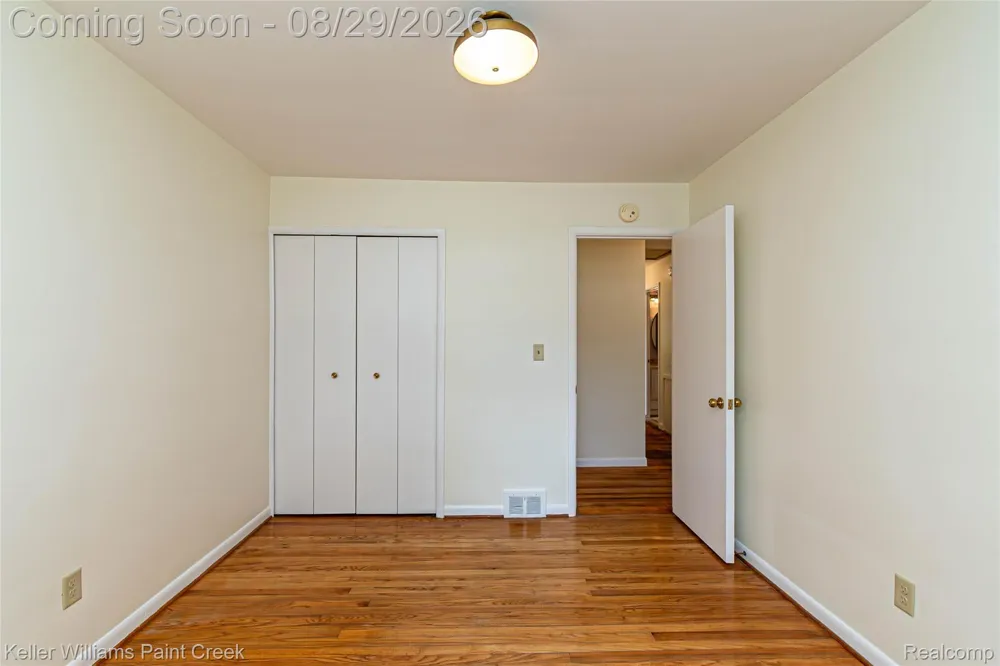 11534 Briarcliff Drive Warren City, MI 48093