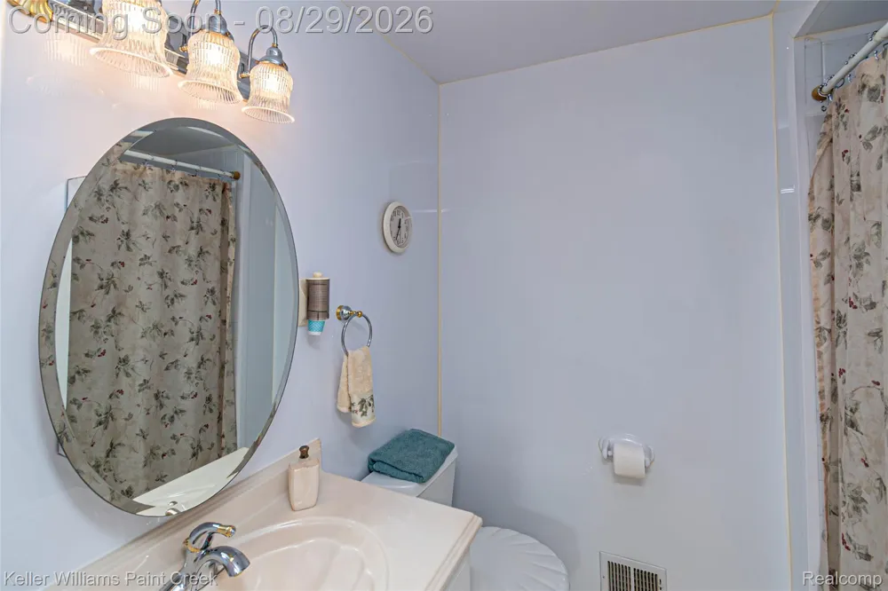 11534 Briarcliff Drive Warren City, MI 48093