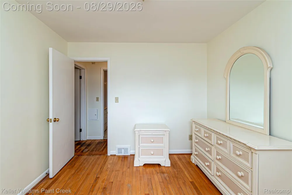 11534 Briarcliff Drive Warren City, MI 48093