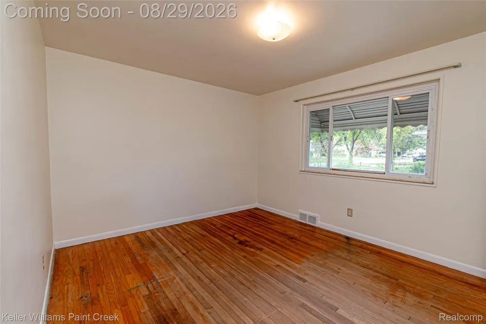 11534 Briarcliff Drive Warren City, MI 48093