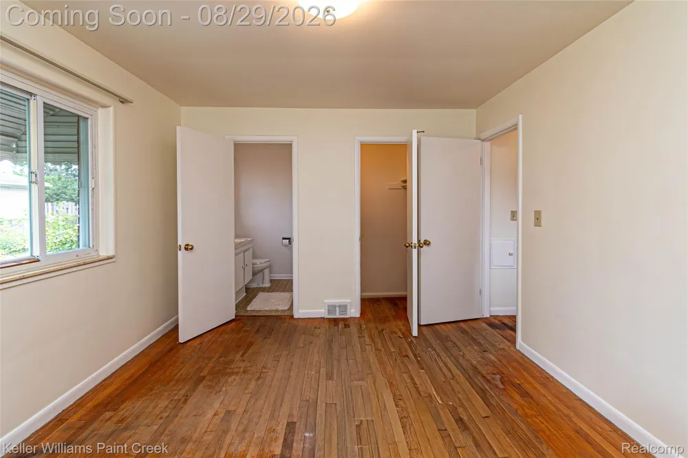11534 Briarcliff Drive Warren City, MI 48093
