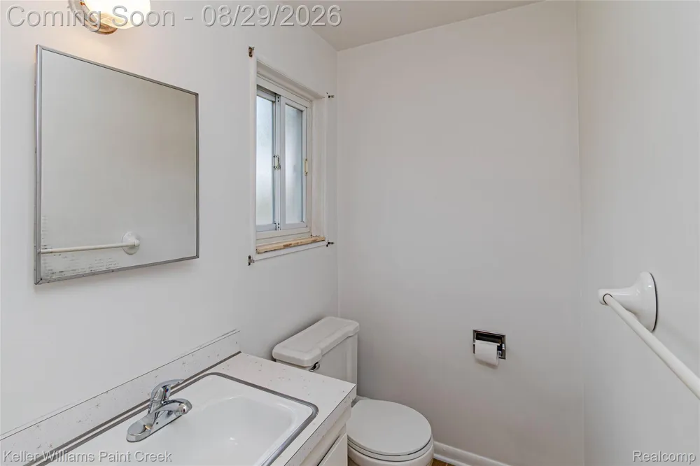 11534 Briarcliff Drive Warren City, MI 48093
