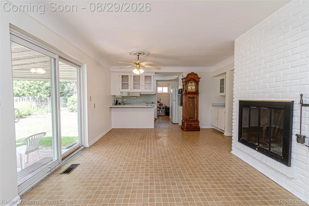 11534 Briarcliff Drive Warren City, MI 48093