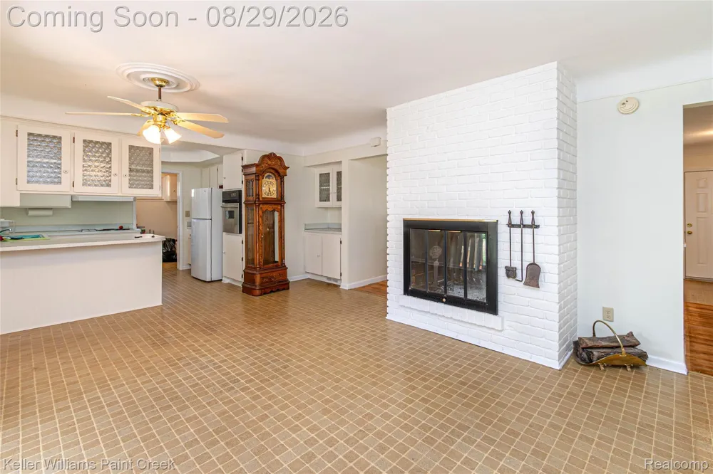 11534 Briarcliff Drive Warren City, MI 48093