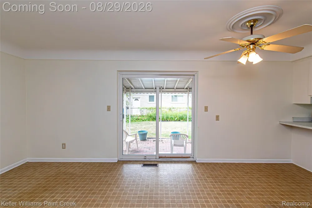 11534 Briarcliff Drive Warren City, MI 48093