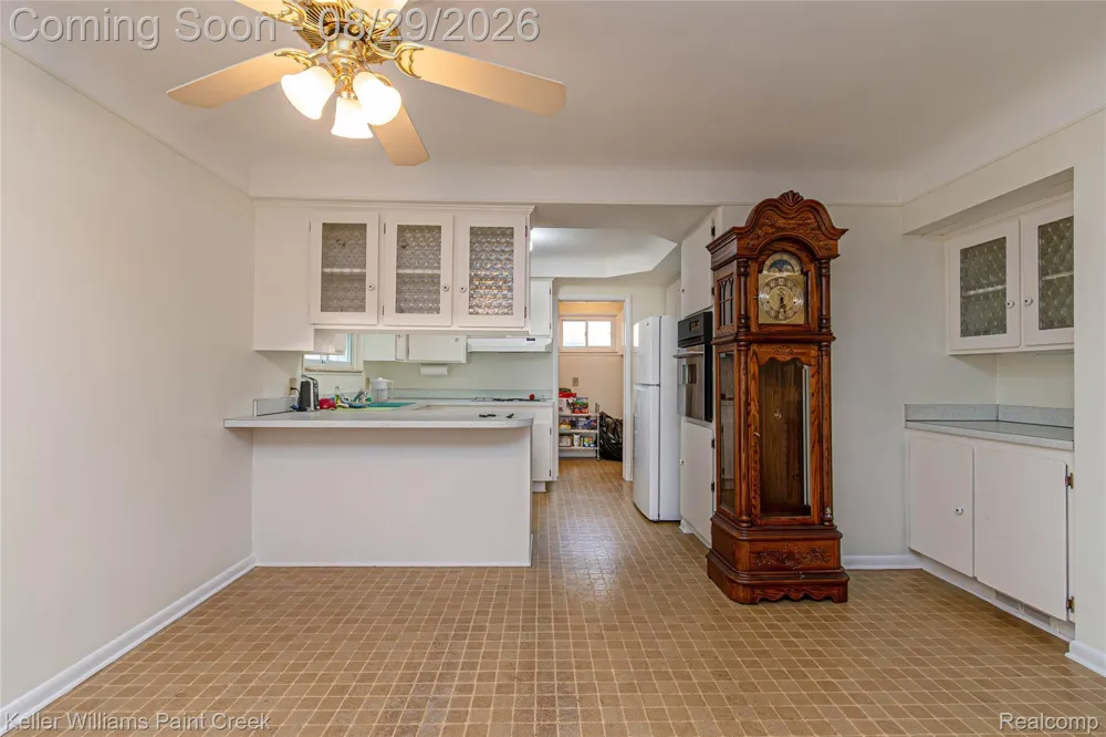 11534 Briarcliff Drive Warren City, MI 48093