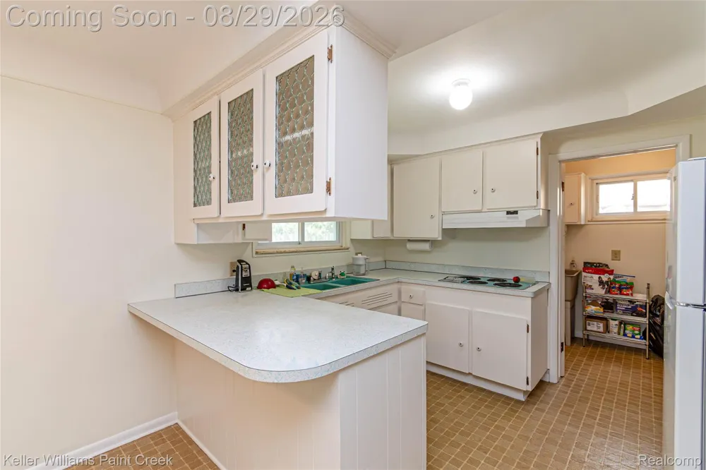 11534 Briarcliff Drive Warren City, MI 48093