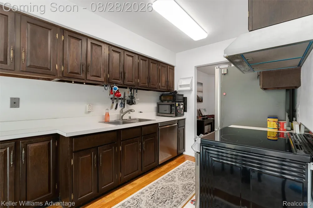 20928 E Glen Haven Circle Novi City, MI 48167