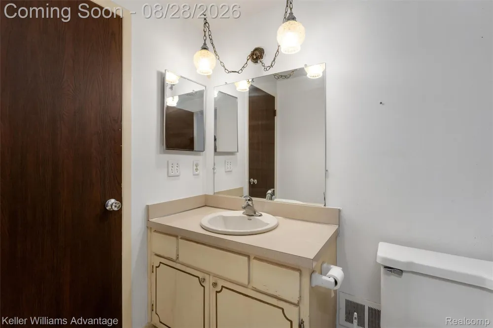 20928 E Glen Haven Circle Novi City, MI 48167