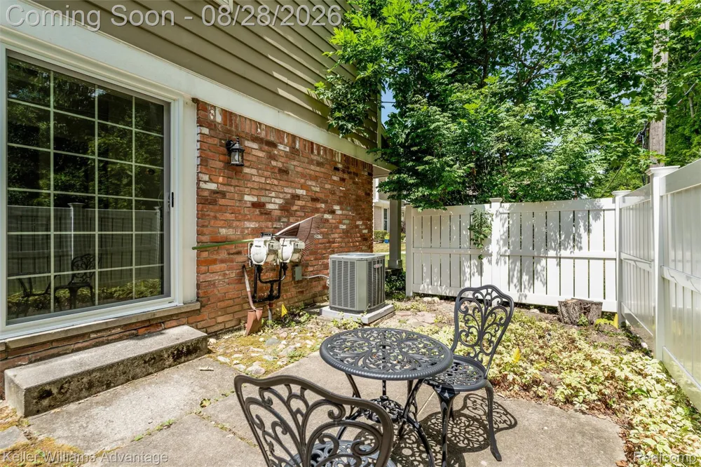 20928 E Glen Haven Circle Novi City, MI 48167