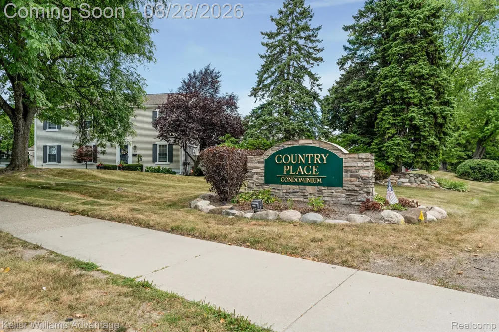 20928 E Glen Haven Circle Novi City, MI 48167