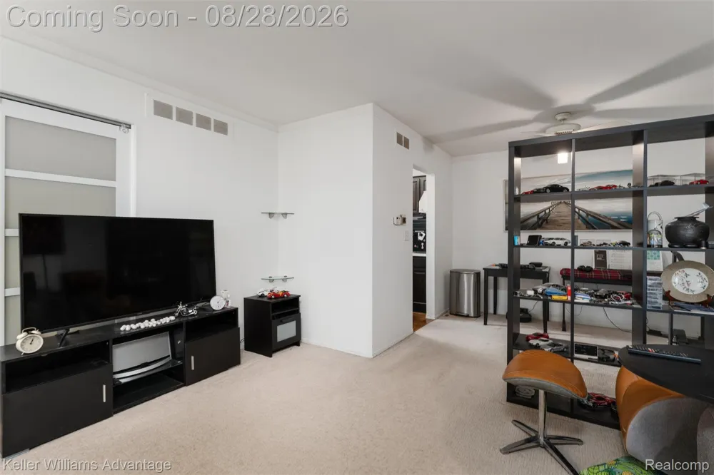 20928 E Glen Haven Circle Novi City, MI 48167
