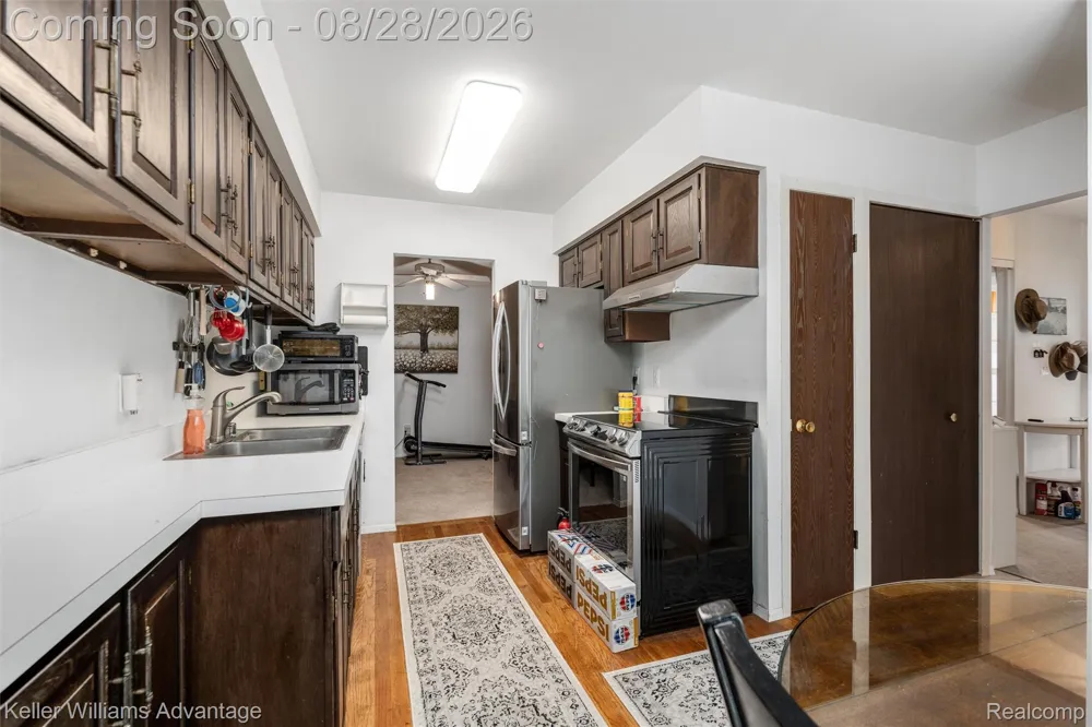 20928 E Glen Haven Circle Novi City, MI 48167