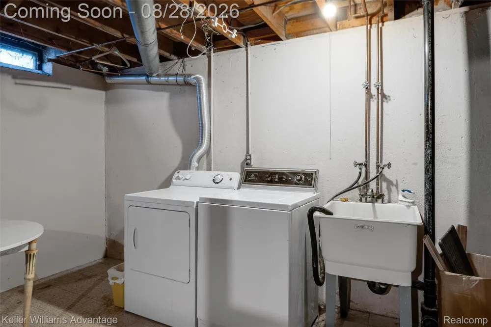 20928 E Glen Haven Circle Novi City, MI 48167