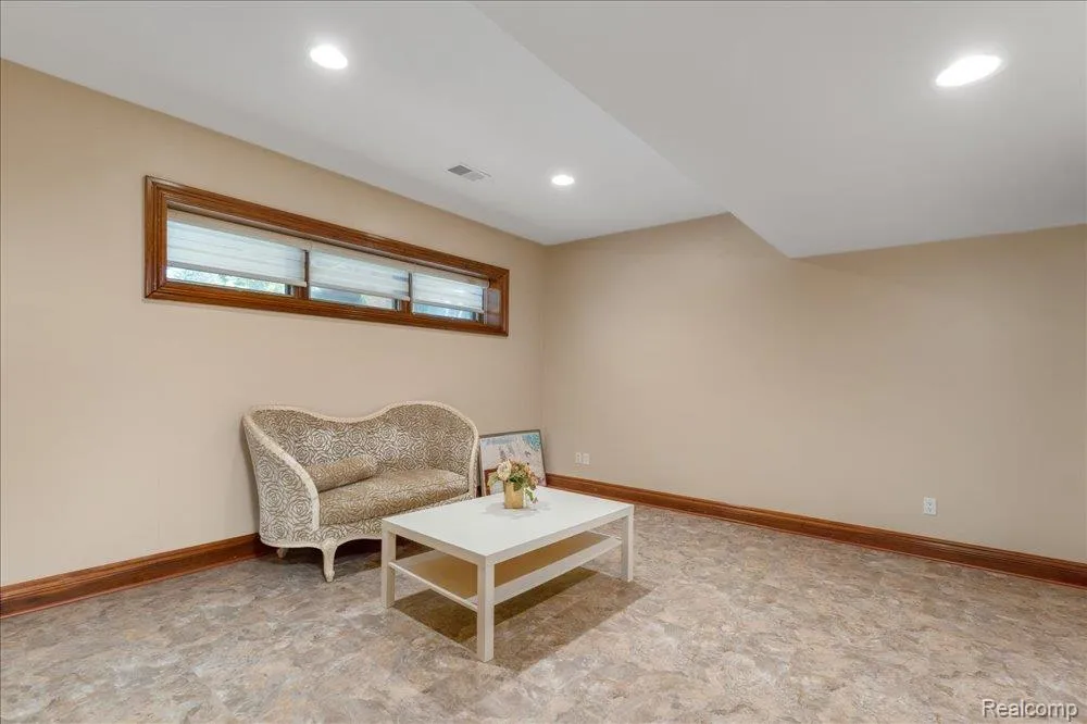 3543 Cedar Brook Drive Rochester Hills City, MI 48309