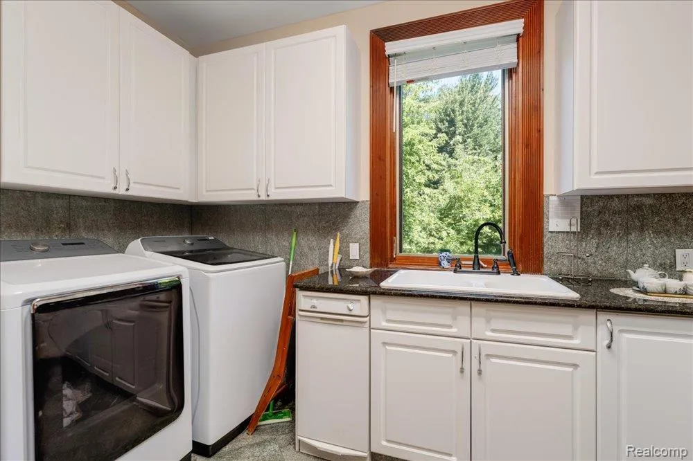 3543 Cedar Brook Drive Rochester Hills City, MI 48309