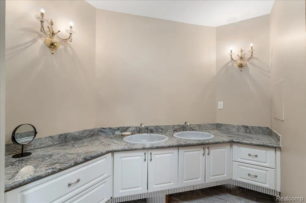 3543 Cedar Brook Drive Rochester Hills City, MI 48309