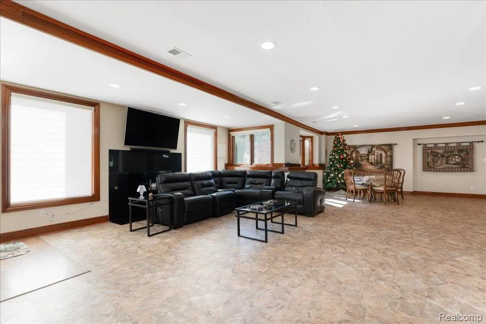 3543 Cedar Brook Drive Rochester Hills City, MI 48309