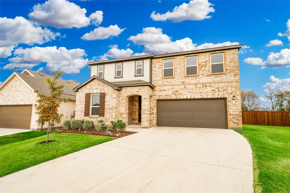 1200 Lancaster Drive Justin, TX 76247