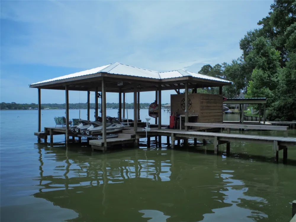 462 Lakefront Drive Onalaska, TX 77360