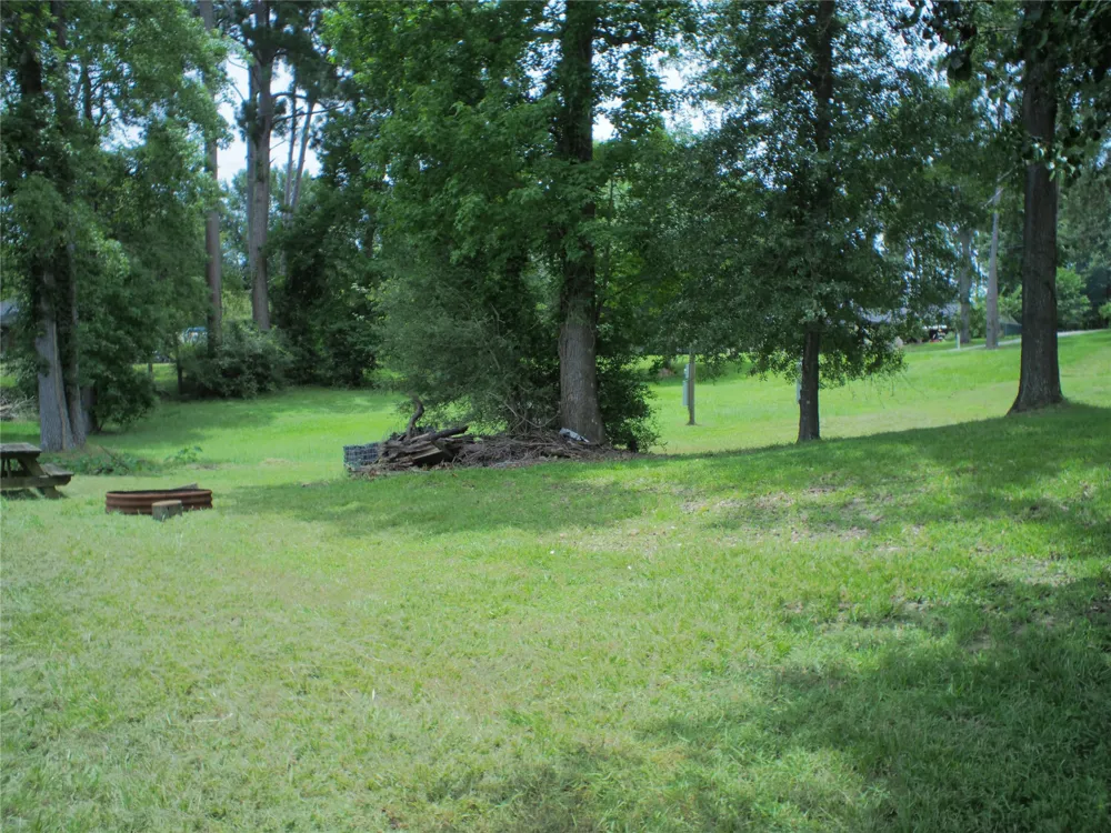 462 Lakefront Drive Onalaska, TX 77360