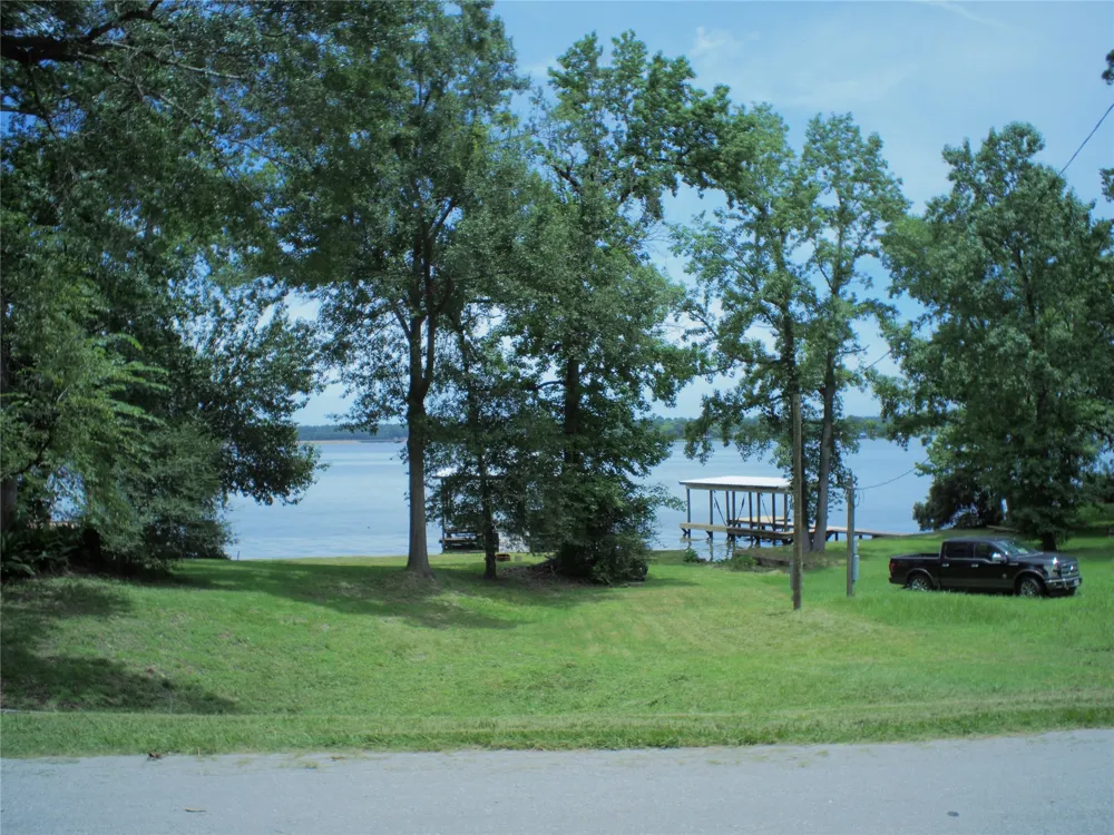 462 Lakefront Drive Onalaska, TX 77360