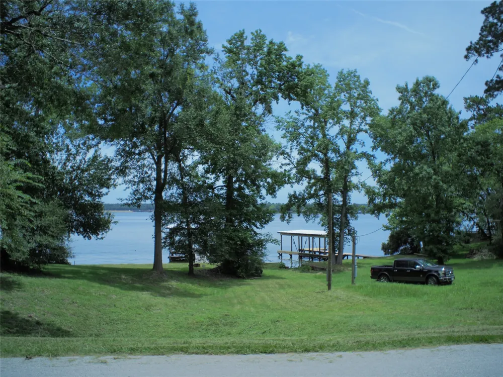462 Lakefront Drive Onalaska, TX 77360