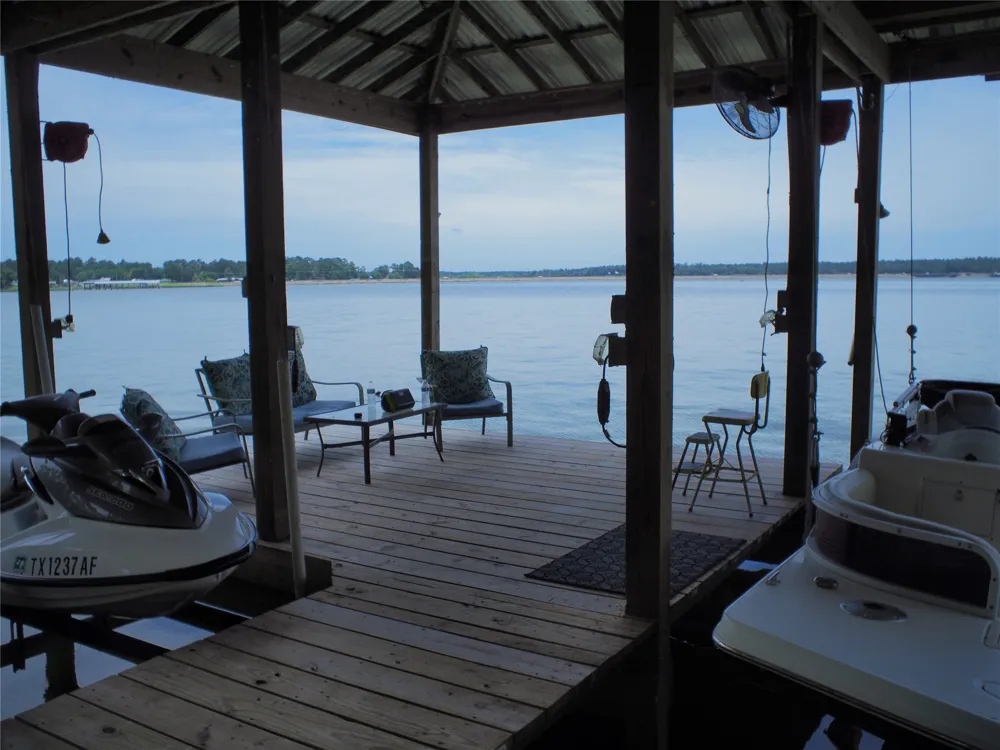 462 Lakefront Drive Onalaska, TX 77360