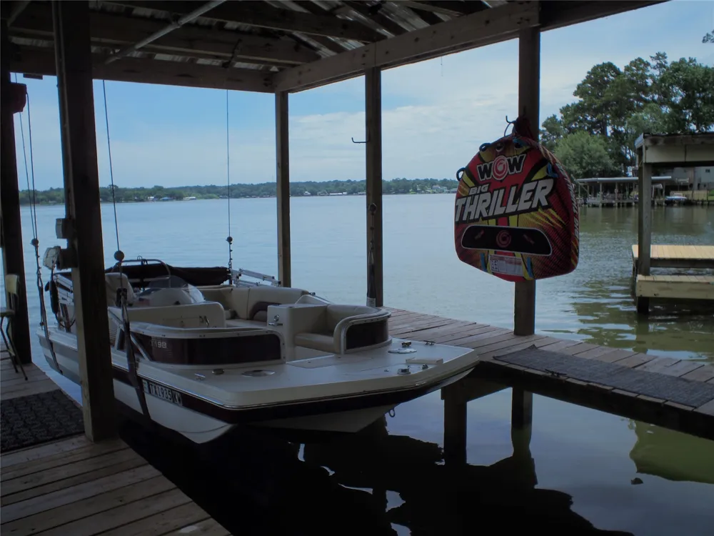 462 Lakefront Drive Onalaska, TX 77360