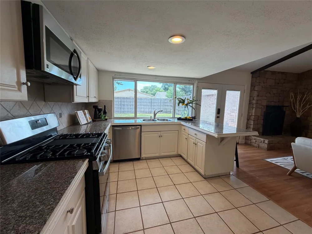 1332 Cherry Hill Lane Lewisville, TX 75067