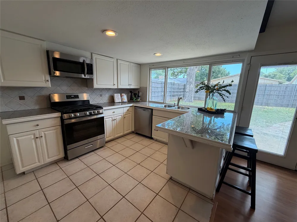 1332 Cherry Hill Lane Lewisville, TX 75067