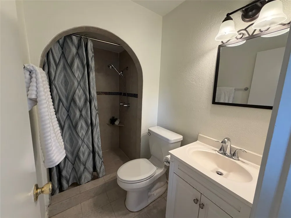 1332 Cherry Hill Lane Lewisville, TX 75067